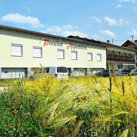 Alpenblick - Modernes Und Grosszuegiges Apartment Villach Luaran gambar
