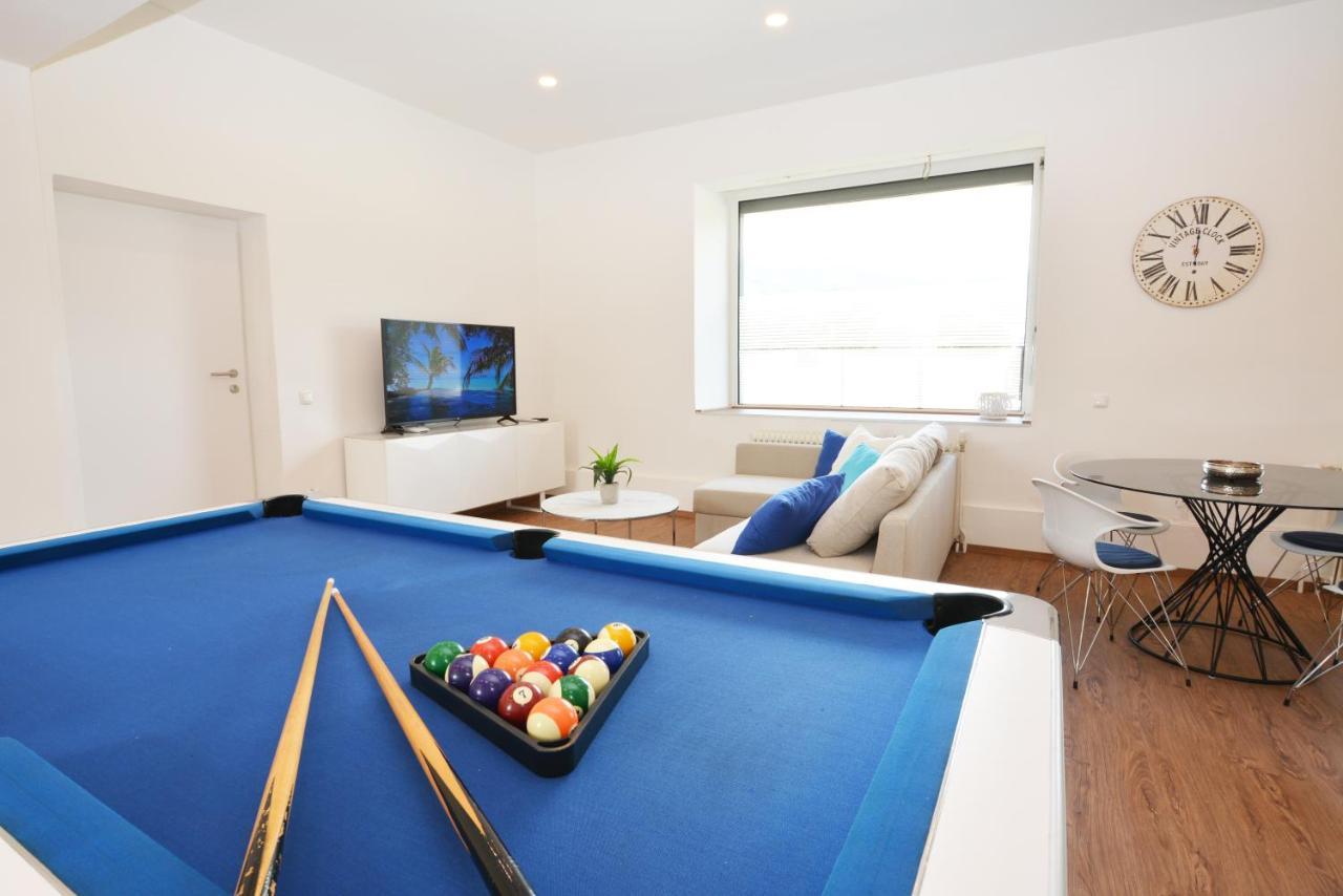 Alpenblick - Modernes Und Grosszuegiges Apartment Villach Luaran gambar